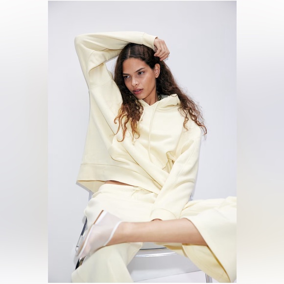 H&M light yellow oversized hoodie - Picture 3 of 6
